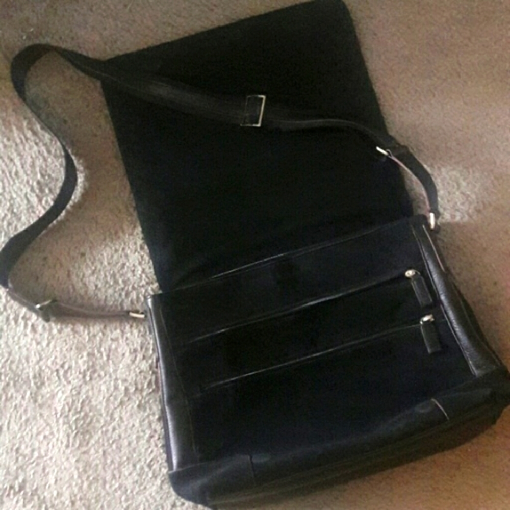 ARTISAN Genuine Leather Black Messenger Bag, 12" x 4" x 17" - Picture 6 of 8